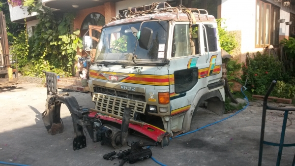 ขายหัวรถฮีโน่10ล้อใหญ่ อุปกรณ์ครบ มีกระปุกเพาเวอร์ด้วย ขาย 46000 บาท