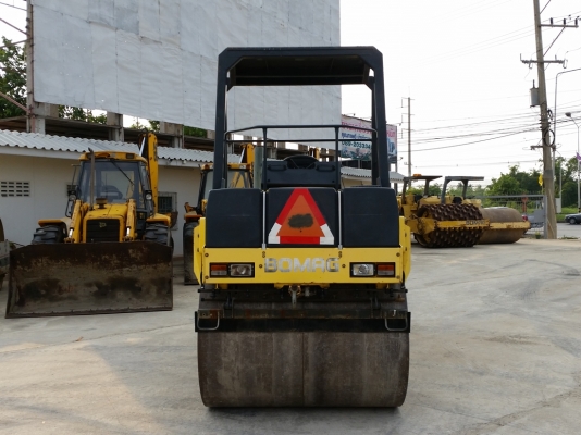 ใหม่พึ่งถึงไทย  !! รถบด 7 ตัน BOMAG BW144AD-2 นำเข้าจาก USA แท้ 100\% สภาพสวย ไม่เคยใช้งานในไทย ปีสูง ชั่วโมงน้อย