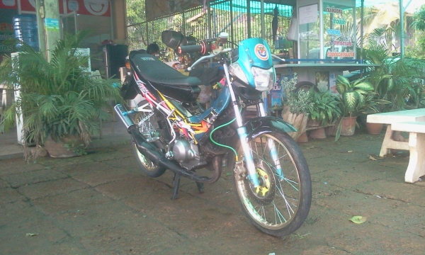 ขายด่วนจร้า Honda โนวา เทน่า รถสตาร์ทติด ขี่ได้ (ขายตามสภาพ ไม่ ท.บ เเต่มีเอกสารจากเจ้าของเดิมให้) ราคาถูกกว่าจักรยาน ค่าตัว 3700 บาท เท่านั้น มารับเองลดได้อีก สนใจโทรสอบถาม 089-8054390 โอ๋ อยู่จังหวัด ลพบุรี