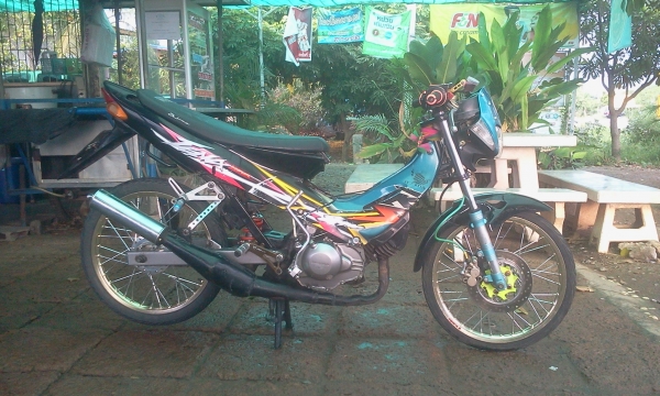 ขายด่วนจร้า Honda โนวา เทน่า รถสตาร์ทติด ขี่ได้ (ขายตามสภาพ ไม่ ท.บ เเต่มีเอกสารจากเจ้าของเดิมให้) ราคาถูกกว่าจักรยาน ค่าตัว 3700 บาท เท่านั้น มารับเองลดได้อีก สนใจโทรสอบถาม 089-8054390 โอ๋ อยู่จังหวัด ลพบุรี