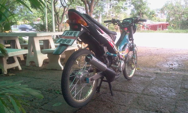 ขายด่วนจร้า Honda โนวา เทน่า รถสตาร์ทติด ขี่ได้ (ขายตามสภาพ ไม่ ท.บ เเต่มีเอกสารจากเจ้าของเดิมให้) ราคาถูกกว่าจักรยาน ค่าตัว 3700 บาท เท่านั้น มารับเองลดได้อีก สนใจโทรสอบถาม 089-8054390 โอ๋ อยู่จังหวัด ลพบุรี