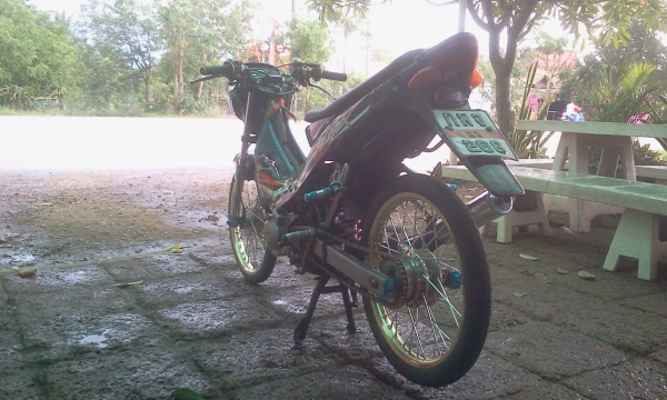 ขายด่วนจร้า Honda โนวา เทน่า รถสตาร์ทติด ขี่ได้ (ขายตามสภาพ ไม่ ท.บ เเต่มีเอกสารจากเจ้าของเดิมให้) ราคาถูกกว่าจักรยาน ค่าตัว 3700 บาท เท่านั้น มารับเองลดได้อีก สนใจโทรสอบถาม 089-8054390 โอ๋ อยู่จังหวัด ลพบุรี