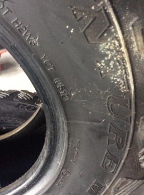 ยาง KUMHO MT 265-75-16 ปี12 สวยๆ ถูกๆครับ