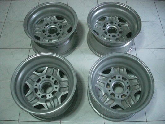 ขายล้อแม็กRETRO ของใหม่เก่าเก็บสวยๆ มีหลายชุด