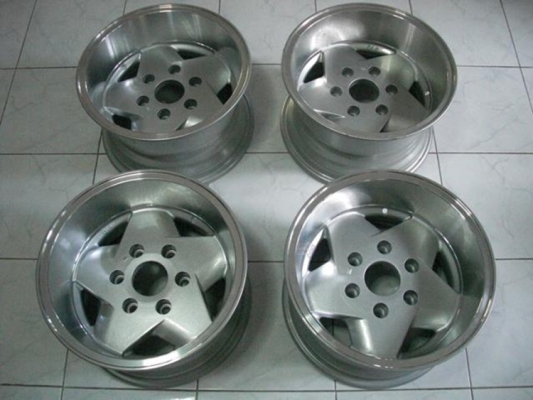 ขายล้อแม็กRETRO ของใหม่เก่าเก็บสวยๆ มีหลายชุด