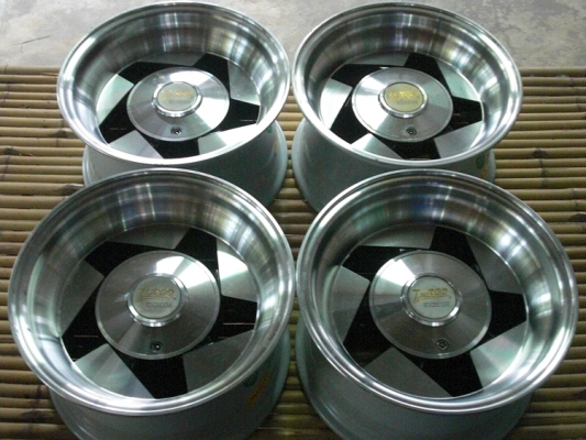 ขายล้อแม็กRETRO ของใหม่เก่าเก็บสวยๆ มีหลายชุด