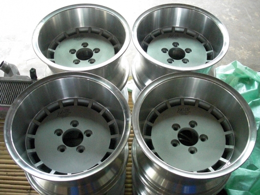 ขายล้อแม็กRETRO ของใหม่เก่าเก็บสวยๆ มีหลายชุด