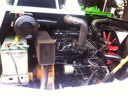 ขายรถขุด. MITSUBISHI ขนาดPc35    รถนำเข้า. รถเก่านอกแท้ 100\% เครื่องแน่น. ปั๊มแรง. เอวดี. ช่วงล่างสวย.  มีกระต่ายเต่า. รถพร้อมใช้งาน.  เอกสารใบอินวอยพร้อม.  ราคา 240,000 ต่อรองได้.   สนใจ 096-3268553.  ช่างเบนซ์.  ID LINE 0963268553