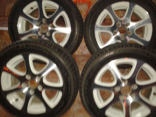 ขายล้อแม๊กพร้อมยางปี 2013 ขอบ16 ไม่แพงครับ