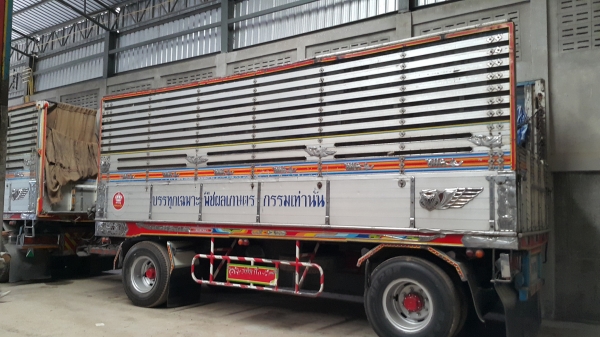 ขายรถพ่วง 22 ล้อ แม่ดั้ม-ลูกไม่ ดั้ม มี 2 พ่วง สวยๆ กระบะเนียมคอกเกษตร ISUZU 270 ยูโรทู รถสวย ราคา.2150000 สนใจรีบจองด่วน