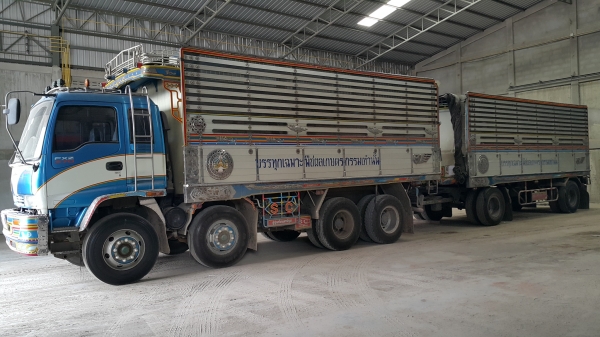 ขายรถพ่วง 22 ล้อ แม่ดั้ม-ลูกไม่ ดั้ม มี 2 พ่วง สวยๆ กระบะเนียมคอกเกษตร ISUZU 270 ยูโรทู รถสวย ราคา.2150000 สนใจรีบจองด่วน