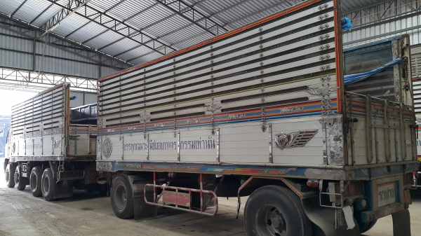 ขายรถพ่วง 22 ล้อ แม่ดั้ม-ลูกไม่ ดั้ม มี 2 พ่วง สวยๆ กระบะเนียมคอกเกษตร ISUZU 270 ยูโรทู รถสวย ราคา.2150000 สนใจรีบจองด่วน