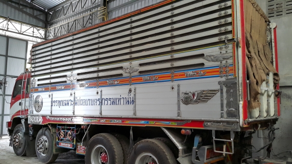 ขายรถพ่วง 22 ล้อ แม่ดั้ม-ลูกไม่ ดั้ม มี 2 พ่วง สวยๆ กระบะเนียมคอกเกษตร ISUZU 270 ยูโรทู รถสวย ราคา.2150000 สนใจรีบจองด่วน