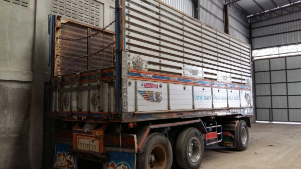 ขายรถพ่วง 22 ล้อ แม่ดั้ม-ลูกไม่ ดั้ม มี 2 พ่วง สวยๆ กระบะเนียมคอกเกษตร ISUZU 270 ยูโรทู รถสวย ราคา.2150000 สนใจรีบจองด่วน