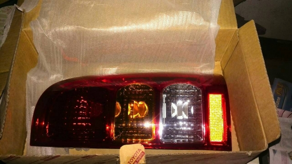 ไฟท้ายวีโก้ ปี06