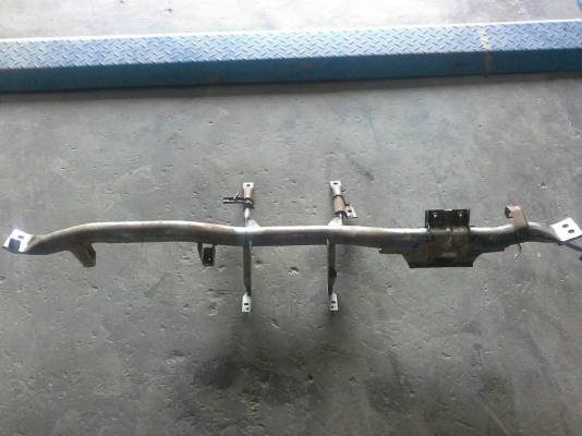 คานในเก๋งใต้คอนโซลหน้าปัด เชฟโรเล็ต โคโรลาโด้ คานในเก๋งใต้คอนโซลหน้าปัด เชฟโรเล็ต โคโรลาโด้