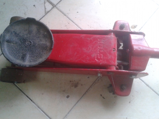 ขายแม่แรงตะเข้  2500