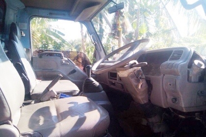 ISUZU NPR 120 HP 4HF1 ปี 39 ห้งแท้ เครื่องยนต์ฝาขาว รถบรรทุกหกล้อกระบะเหล็กคาร์โก้ความยาว 5 เมตรสภาพดีพร้อมบรรทุกได้เลยครับ เครื่องยนต์แน่นดีแรงดีไม่มีเยิ้ม หัวเก๋งสีสันบางๆเดิมๆ พ.ธรรมดา ช่วงล่างแน่นยางสภาพดี 6 เส้นประมาณ 70\% พร้อมใช้งาน เอกสารทะเบียนครบ ISUZU NPR 120 HP 4HF1 ปี 39 ห้งแท้ เครื่องยนต์ฝาขาว รถบรรทุกหกล้อกระบะเหล็กคาร์โก้ความยาว 5 เมตรสภาพดีพร้อมบรรทุกได้เลยครับ เครื่องยนต์แน่นดีแรงดีไม่มีเยิ้ม หัวเก๋งสีสันบางๆเดิมๆ พ.ธรรมดา ช่วงล่างแน่นยางสภาพดี 6 เส้นประมาณ 70\% พร้อมใช้งาน เอกสารทะเบียนครบ