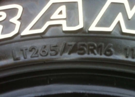 ยาง Mud Dunlop 265 75 16 1เส้นปี12 ราคา 1,500 บาท