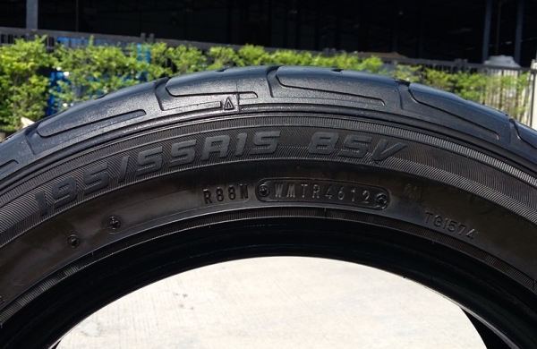 ยาง,195-55-15 DUNLOP DZ101 ปลายปี12หนึ่งคู่ 1,200