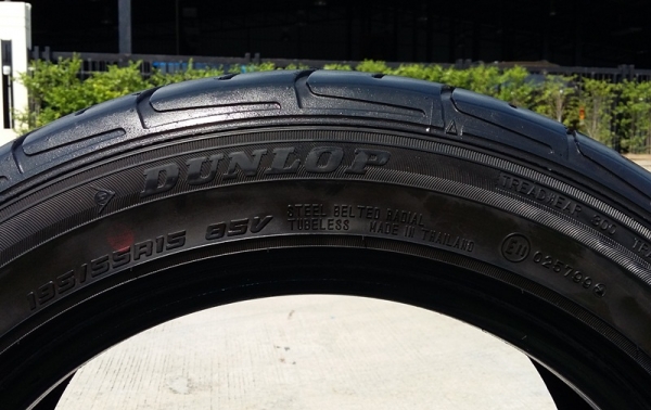 ยาง,195-55-15 DUNLOP DZ101 ปลายปี12หนึ่งคู่ 1,200