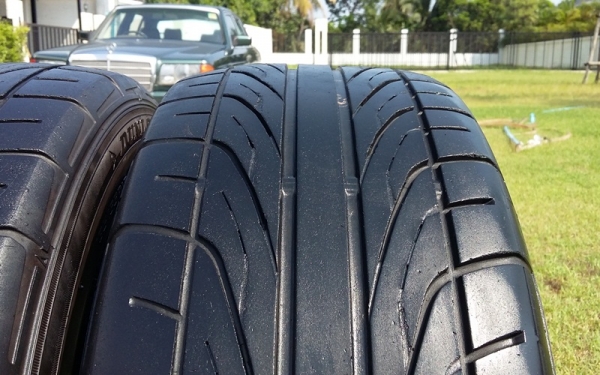 ยาง,195-55-15 DUNLOP DZ101 ปลายปี12หนึ่งคู่ 1,200