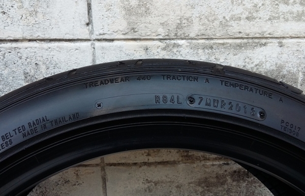 ยาง,205-45-17 DUNLOP LM703 กลางปี13 หนึ่งคู่ 1,700