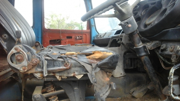 ขายรถ6ล้อโม้ปูนโม้โซ้3.5คิวจอดนานเครือง210แรงหัวต้องเจ็บ