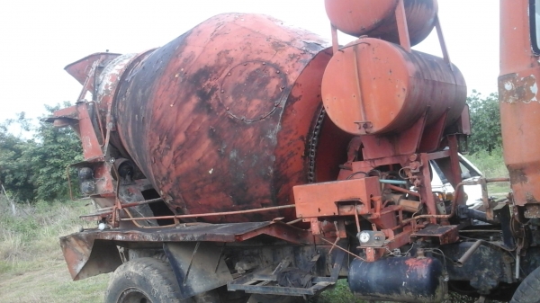 ขายรถ6ล้อโม้ปูนโม้โซ้3.5คิวจอดนานเครือง210แรงหัวต้องเจ็บ