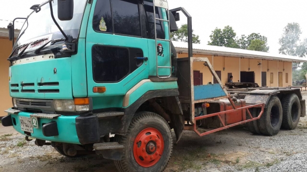 ขายรถสิบล้อHINOวางเครืองRD8วางหัวนิสันลงเล่มแล้ว2เพลา