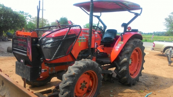 ขายรถไถ KUBOTA M 6040 สภาพดีเดิมๆพร้อมใช้งาน อุปกรณ์ครบ 3 ชิ้นมีพร้อมดันหน้า ผานพรวนและ โรตารี่