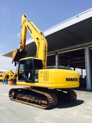 ขายดาวน์!! KOMATSU PC200-7 สภาพสวยค่ะ