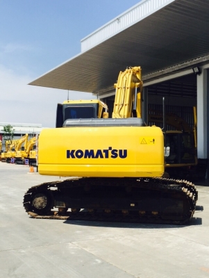 ขายดาวน์!! KOMATSU PC200-7 สภาพสวยค่ะ