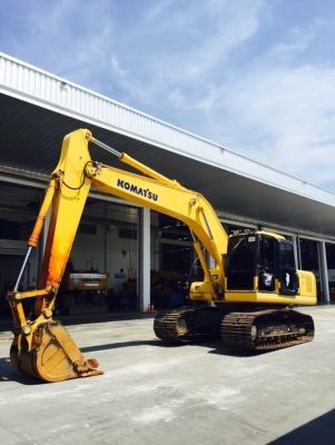 ขายดาวน์!! KOMATSU PC200-7 สภาพสวยค่ะ