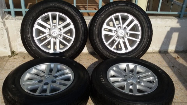 ขายล้อแม็กป้ายแดง toyota fortuner 17" พร้อมยางปี14 สนใจติดต่อเล็กคลองสามครับ 081-3747940 ขายล้อแม็กป้ายแดง toyota fortuner 17" พร้อมยางปี14 สนใจติดต่อเล็กคลองสามครับ 081-3747940