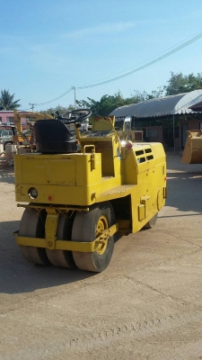 ขายรถบดยาง 7 ล้อ SAKAI รุ่น TS-30H ขายรถบดยาง 7 ล้อ SAKAI รุ่น TS-30H