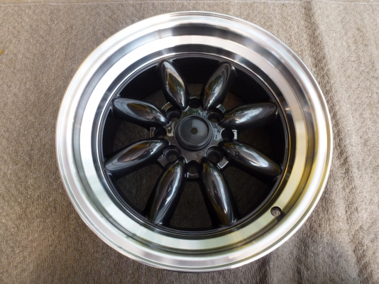 ล้อใหม่กล้วยขอบ15 กว้าง8นิ้ว 4รู100,114.3