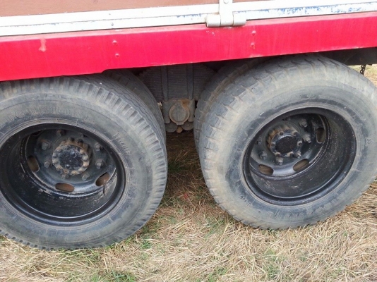 ขาย10ล้อ1เพลา เครื่อง145แรง เครื่องดี แคชซีสวย พ.เพาเวอร์ ยางดี10เส้น สภาพพร้อมใช้งาน เอกสารพร้อมโอน สนใจโทร 090-8588220คุณนะ 093-3258446คุณบิว ID:narong498 หรือ www.truck.in.th/498 หรือเพจFacebook ณรงค์ ซื้อขายรถมือสอง (เว็บไซต์ส่วนตัว)