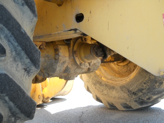 รถตักล้อยาง Komatsu WA100-1 สต็อกเราจากญ๊่ปุ่น สนใจโทร. 080-6565422 (หนิง)