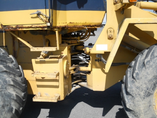 รถตักล้อยาง Komatsu WA100-1 สต็อกเราจากญ๊่ปุ่น สนใจโทร. 080-6565422 (หนิง)