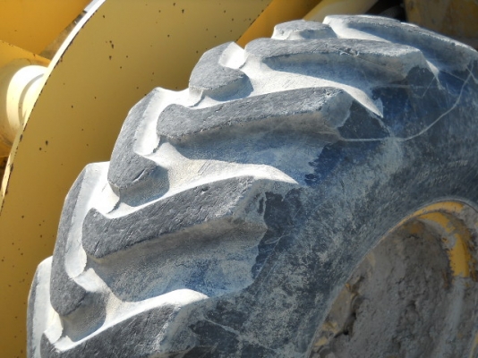 รถตักล้อยาง Komatsu WA100-1 สต็อกเราจากญ๊่ปุ่น สนใจโทร. 080-6565422 (หนิง)