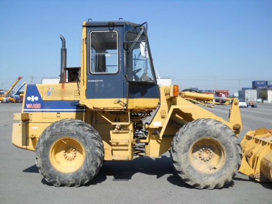 รถตักล้อยาง Komatsu WA100-1 สต็อกเราจากญ๊่ปุ่น สนใจโทร. 080-6565422 (หนิง)