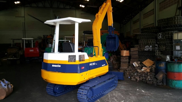 ขาย รถขุด KOMATSU รุ่น PC30-6 มือสองญี่ปุ่น มือถือ/LINE ID : 0818753444 ขาย รถขุด KOMATSU รุ่น PC30-6 มือสองญี่ปุ่น มือถือ/LINE ID : 0818753444
