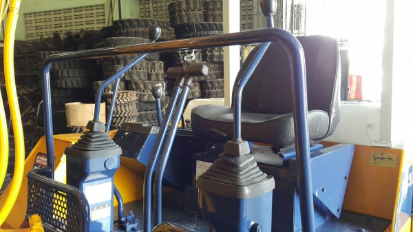 ขาย รถขุด KOMATSU รุ่น PC30-6 มือสองญี่ปุ่น มือถือ/LINE ID : 0818753444 ขาย รถขุด KOMATSU รุ่น PC30-6 มือสองญี่ปุ่น มือถือ/LINE ID : 0818753444