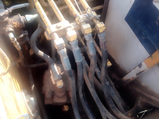 KOMATSU PC 60-3 รถบอดี้เดิมสภาพดีพร้อมทำงานได้เลยครับ เครื่องยนต์เดิมปั๊มเดิมทำงานได้ดีทำงานได้เร็ว ภายในเก๋งคอนโทรลยาว ควบคุมง่าย ภายนอกบูมอาร์มสวยมีปะเล็กน้อยครับ ช่วงล่างแน่นดี เฟลมสวยไม่มีผุ โรลเลอร์โซ่ใบแทรกสภาพดีประมาณ 50-60\% เอกสารสัญญาซื้อขาย ราคา KOMATSU PC 60-3 รถบอดี้เดิมสภาพดีพร้อมทำงานได้เลยครับ เครื่องยนต์เดิมปั๊มเดิมทำงานได้ดีทำงานได้เร็ว ภายในเก๋งคอนโทรลยาว ควบคุมง่าย ภายนอกบูมอาร์มสวยมีปะเล็กน้อยครับ ช่วงล่างแน่นดี เฟลมสวยไม่มีผุ โรลเลอร์โซ่ใบแทรกสภาพดีประมาณ 50-60\% เอกสารสัญญาซื้อขาย ราคา