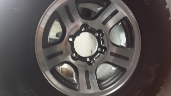 ขายยางพร้อม แม็กซ์ 15" ยาง 4x4