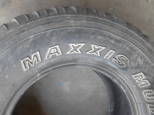 31X10.50R15  MAX XIS MUDDER BUCKSHOT  ยางไม่มีปะเลยครับ  มี 2 เส้น TEL.081-427-3941