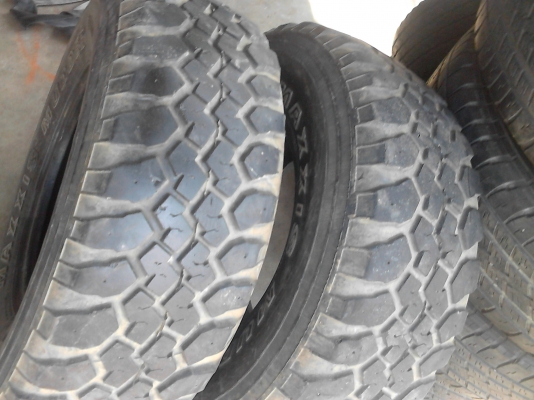 31X10.50R15  MAX XIS MUDDER BUCKSHOT  ยางไม่มีปะเลยครับ  มี 2 เส้น TEL.081-427-3941