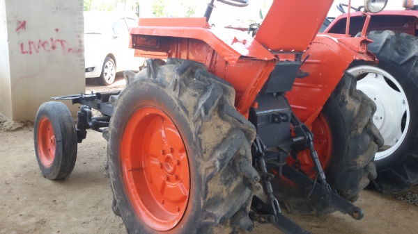 ขายรถไถหนังขับ ราคา23000บาท  รถเดิมๆรถอยู่ วังบัว อ คลองขลุง จ กำแพง โทร 0813655997 อำพร พาเจริญราคานี้ยังต่อลองได้อีกนะครับ