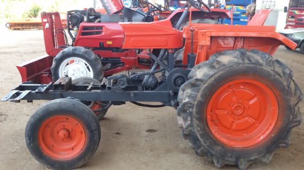 ขายรถไถหนังขับ ราคา23000บาท  รถเดิมๆรถอยู่ วังบัว อ คลองขลุง จ กำแพง โทร 0813655997 อำพร พาเจริญราคานี้ยังต่อลองได้อีกนะครับ